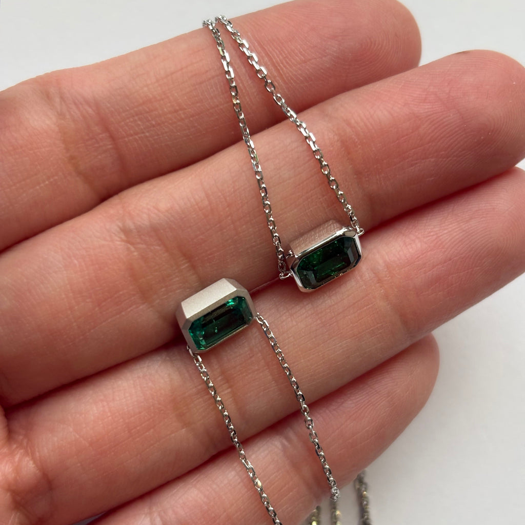 EMERALD BEZEL NECKLACE