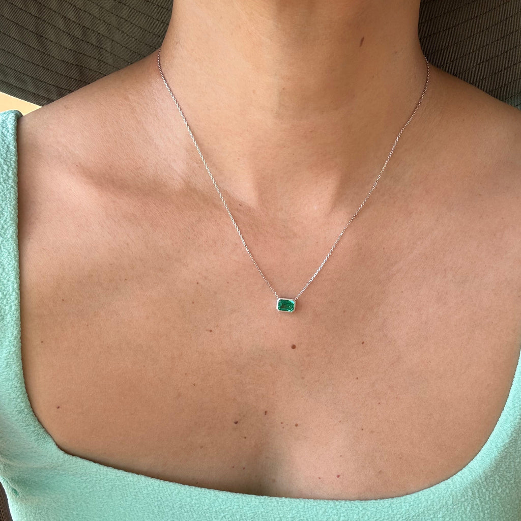 EMERALD BEZEL NECKLACE